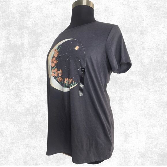 NWT Torrid Graphic Moon Tee – Plus Size 1X (14–16) | Floral Constellation Shirt - Picture 3 of 7